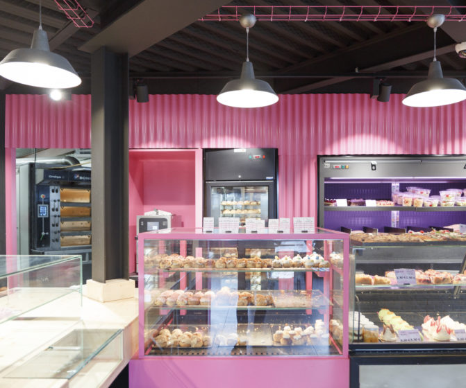 Comme à la maison ,BOUTIQUE, BOULANGERIE, VITRINE, ROSE, TOLE, ONDULE, DESIGN, INTERIEUR, STUDIO, FOREVER, ANNECY
