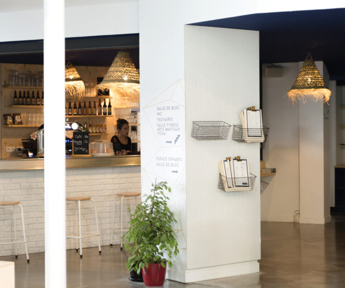 mroc bloc et bistrot bar pilier isorel conception studio frvr