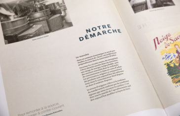 brochure graphisme Vuillermet Savoie journaux ouvert photo meule de pierre