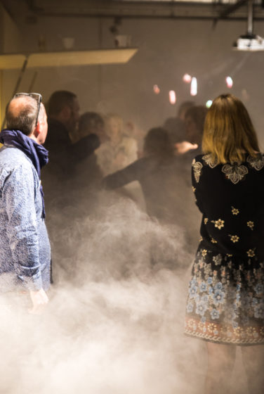 scénographie soirée cuisign Chaud bouillon ambiance fumée lourde conception et mise en scène studio frvr