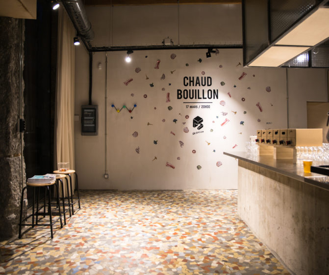 scénographie soirée cuisign Chaud bouillon visuel graphique au mur typo image légume découpés conception et mise en scène studio frvr