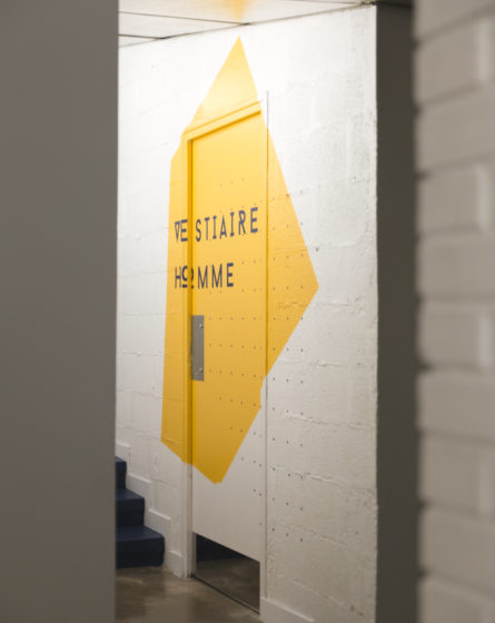 mroc bloc et bistrot signalétique vestiaire homme architecture design d'espace studio frvr