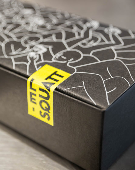 sticker jaune box squatt